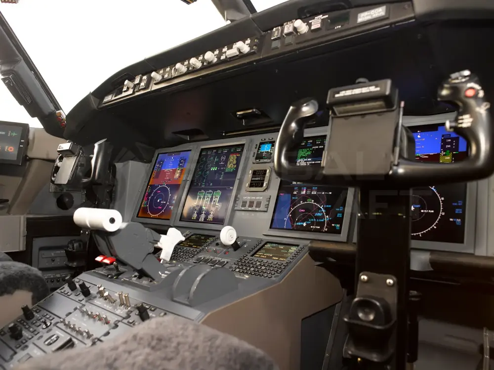 6809/bombardier-challenger-605-2010-flightmarket-id-6809-23163.webp