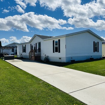 Thumbnail of mobile home