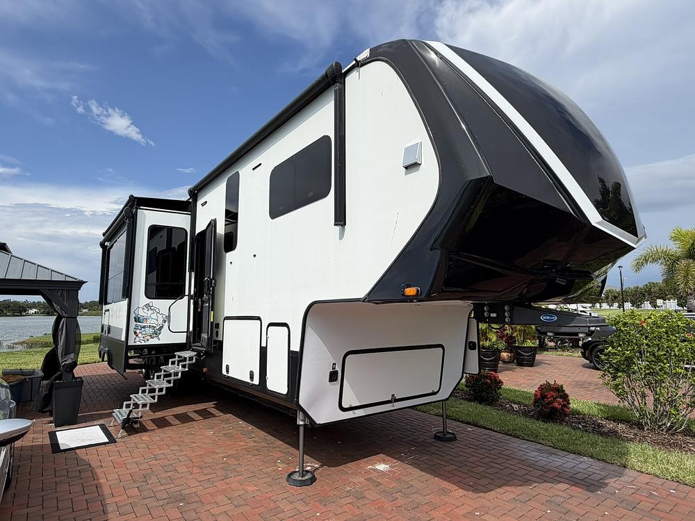 Photo of Rv