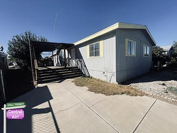 Photo of 122 Farmington | 3 Car Garage!