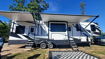 Thumbnail of RV