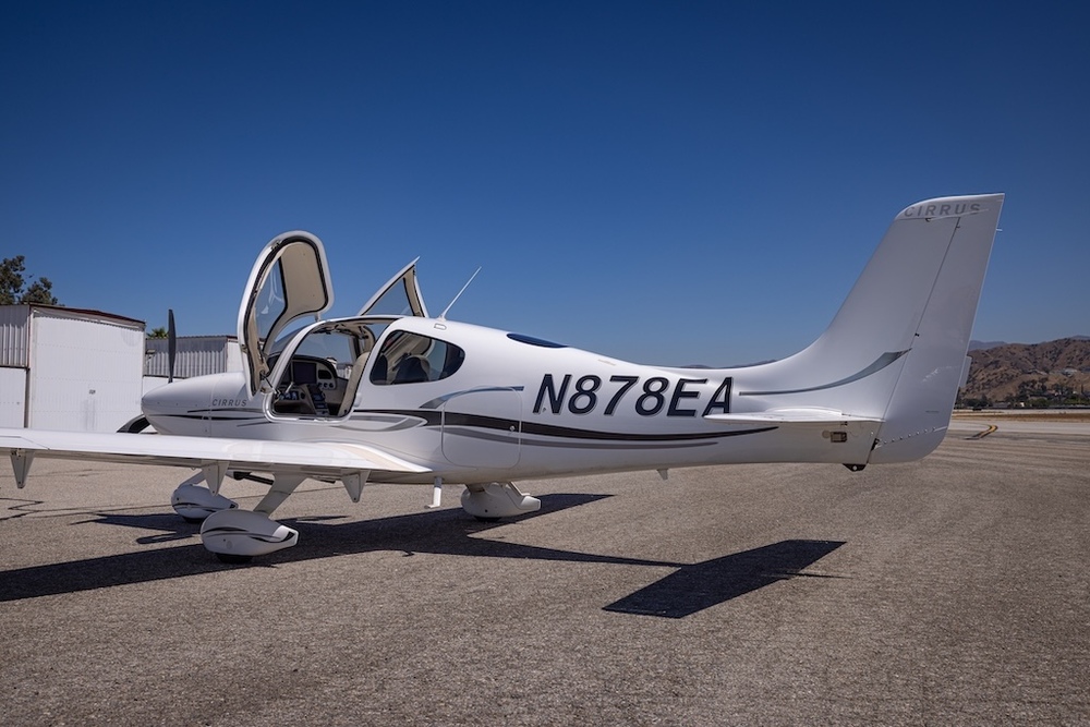 N878EA-3.jpg