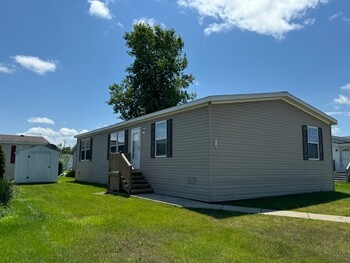 Thumbnail of mobile home