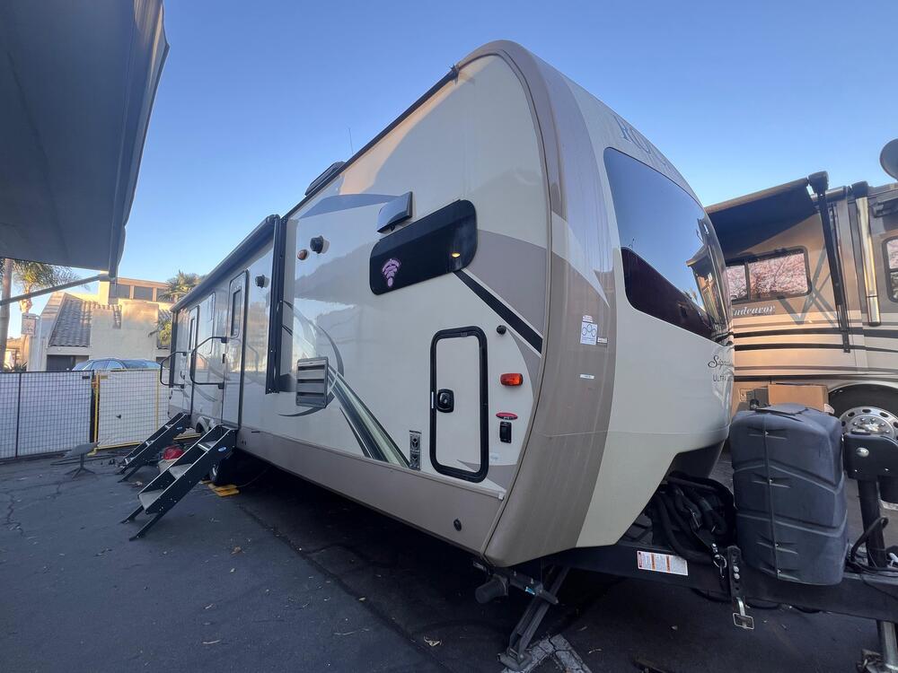 Photo of Rv