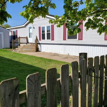 Thumbnail of mobile home