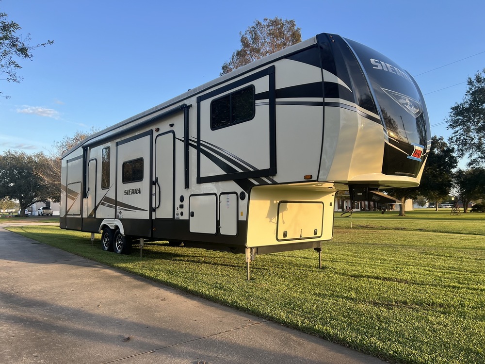 Photo of Rv