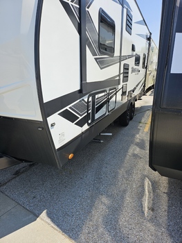 Thumbnail of RV