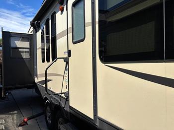 Thumbnail of RV