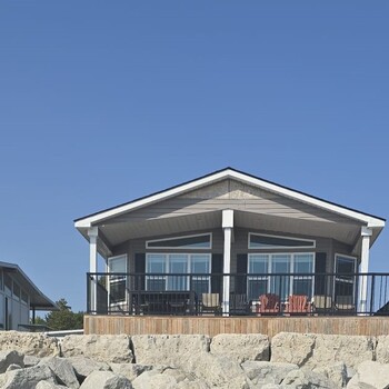 Thumbnail of mobile home