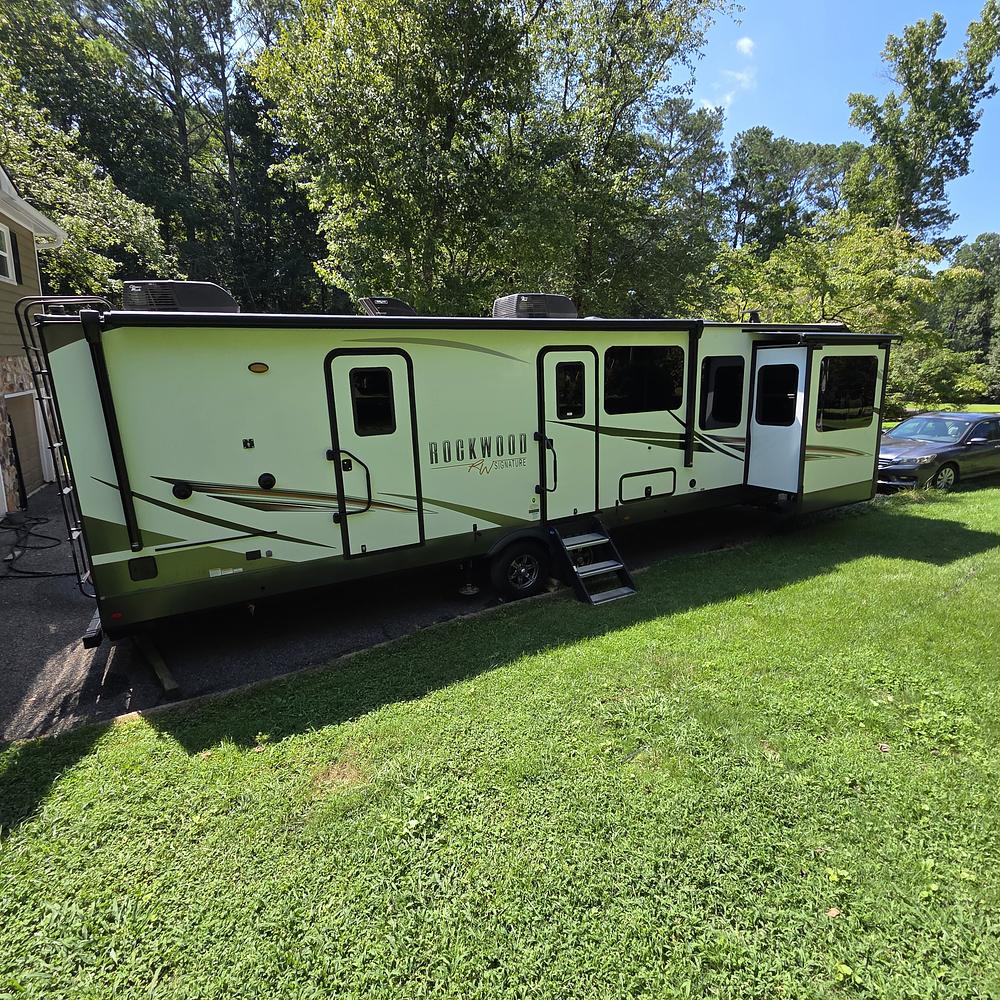 Photo of Rv