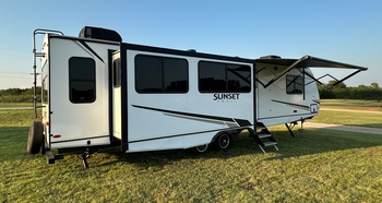 Thumbnail of RV