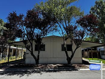 Thumbnail of mobile home