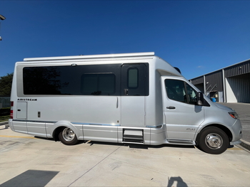 Thumbnail of RV