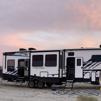 Thumbnail of RV