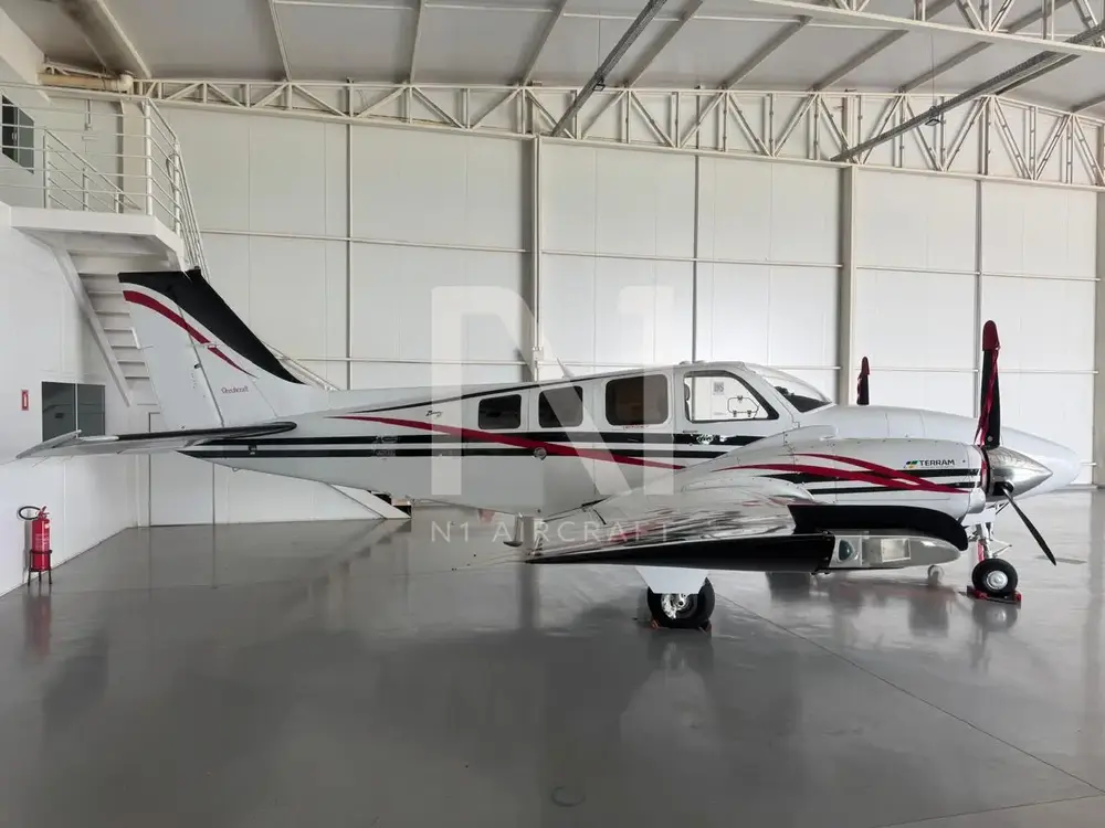 7702/beechcraft-baron-58-2003-flightmarket-id-7702-55581.webp