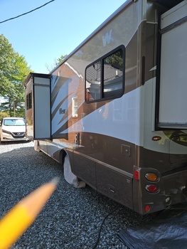 Thumbnail of RV