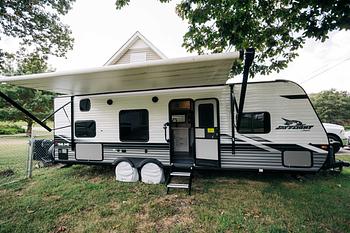 Thumbnail of RV