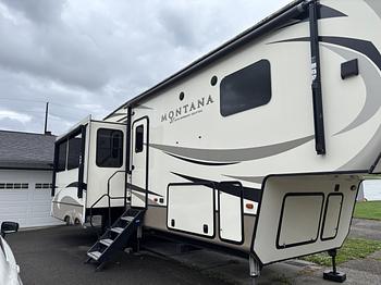 Thumbnail of RV