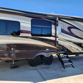 Thumbnail of RV