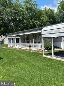 Thumbnail of mobile home