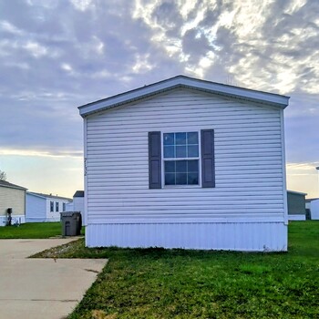 Thumbnail of mobile home