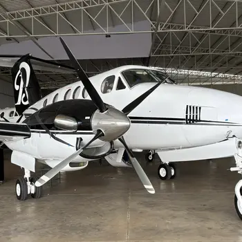 7426/beechcraft-king-air-f90-1981-flightmarket-id-7426-50220.webp