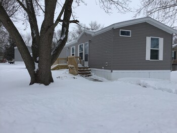 Thumbnail of mobile home