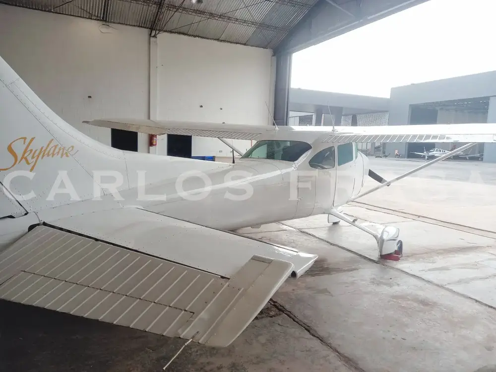 7472/cessna-182-skylane-1975-flightmarket-id-7472-45220.webp