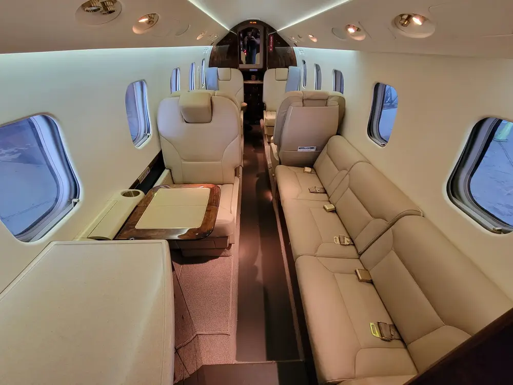 6923/astra-gulfstream-1125-sp-1990-flightmarket-id-6923-52115.webp