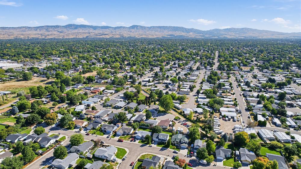 06 10647 W Macaw Ln Exterior 0125
