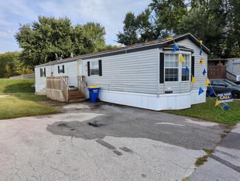 Photo of 2 bedroom/1 bathroom home for sale- free application fees