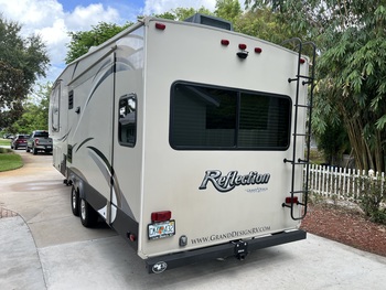 Thumbnail of RV