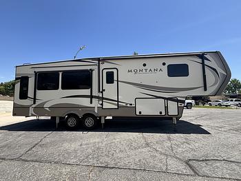 Thumbnail of RV