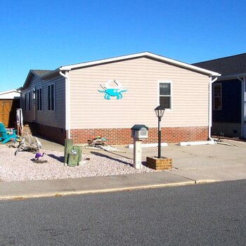 Thumbnail of mobile home