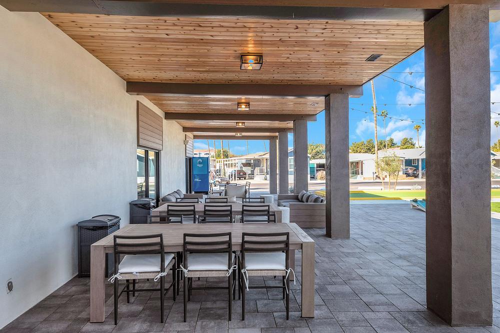 2050 W Dunlap Ave Phoenix AZ 85021 USA Dining room 2050Dunlap 40