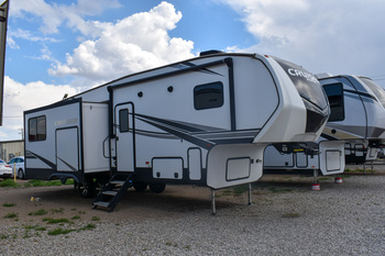 Thumbnail of RV