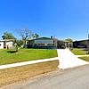 Mobile Home for Sale: 3 Bed 2 Bath 1980 Mobile Home