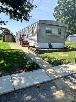Thumbnail of mobile home