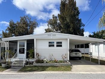 Photo of Charming, Remodeled 2 Bed/2 Bath Home with Lake Views!