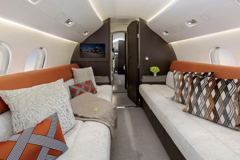 Dassault Falcon 900LX_AFT Cabin 1.jpg