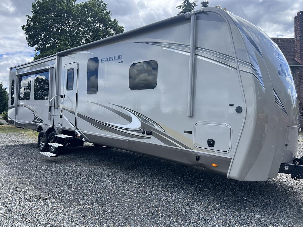 Photo of Rv