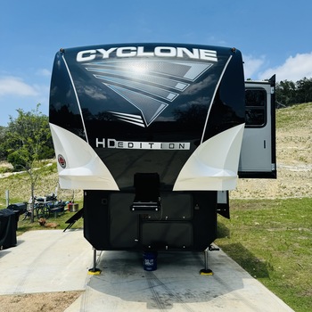 Thumbnail of RV