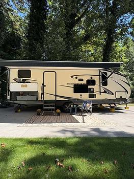 Thumbnail of RV