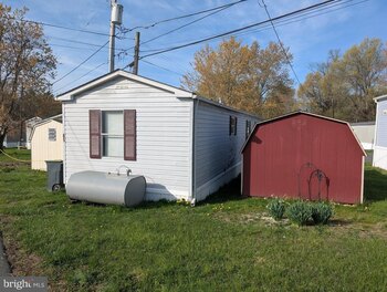 Thumbnail of mobile home