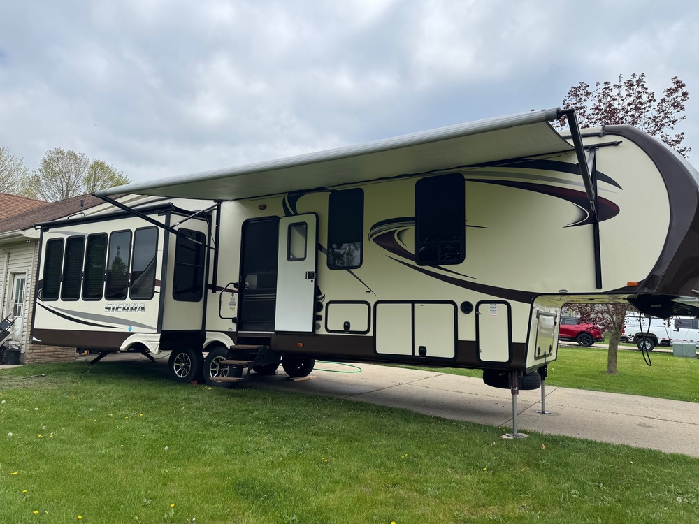 Photo of Rv