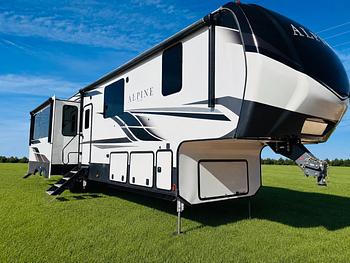 Thumbnail of RV