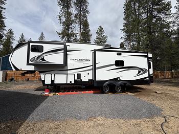 Thumbnail of RV