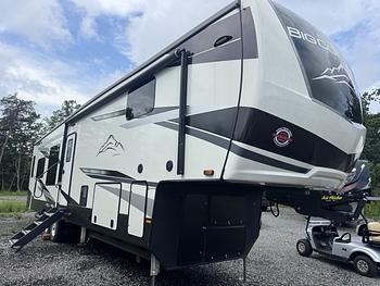 Thumbnail of RV