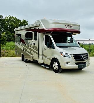 Thumbnail of RV