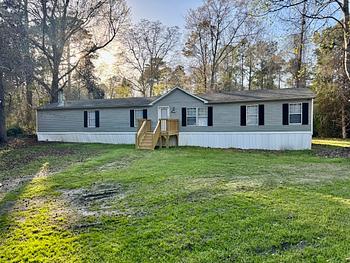 Photo of 4 Bedroom, LAND/HOME PACKAGE! Great Location!